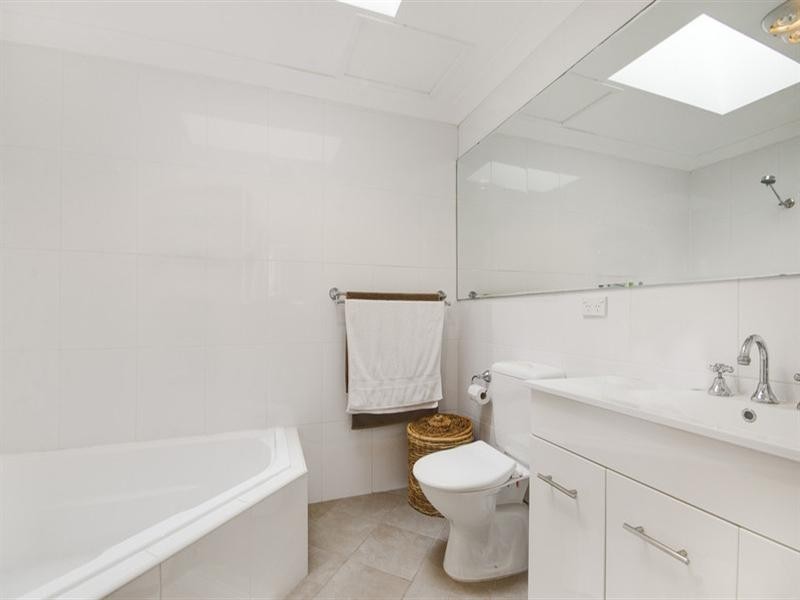 2/5 Newbold Close, Thirroul NSW 2515