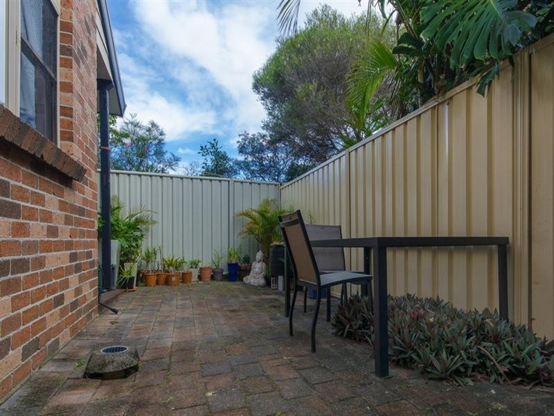 2/5 Newbold Close, Thirroul NSW 2515