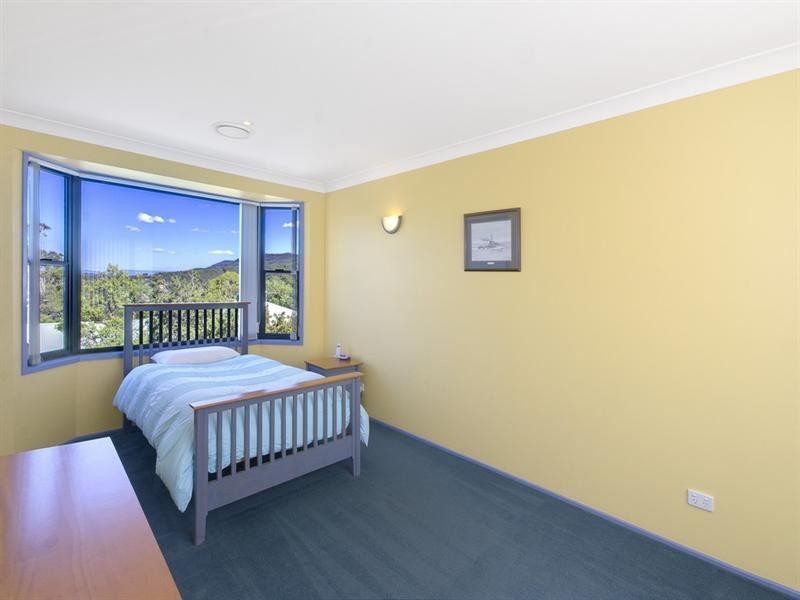 2 Seaview Terrace, Thirroul NSW 2515