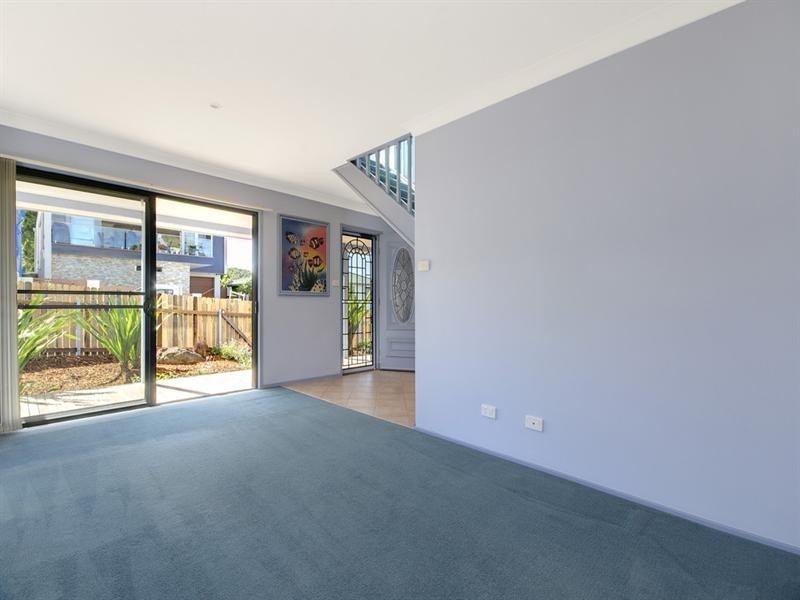 2 Seaview Terrace, Thirroul NSW 2515