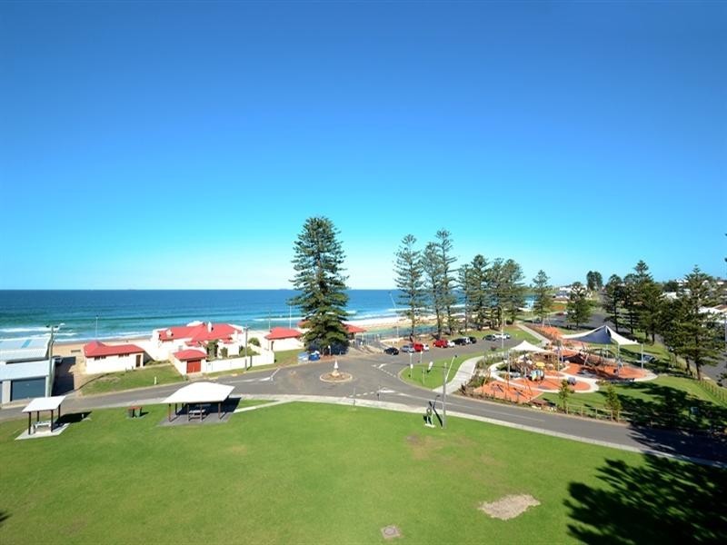 12 The Esplanade, Thirroul NSW 2515