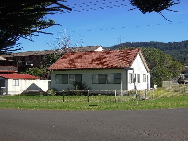 12 The Esplanade, Thirroul NSW 2515