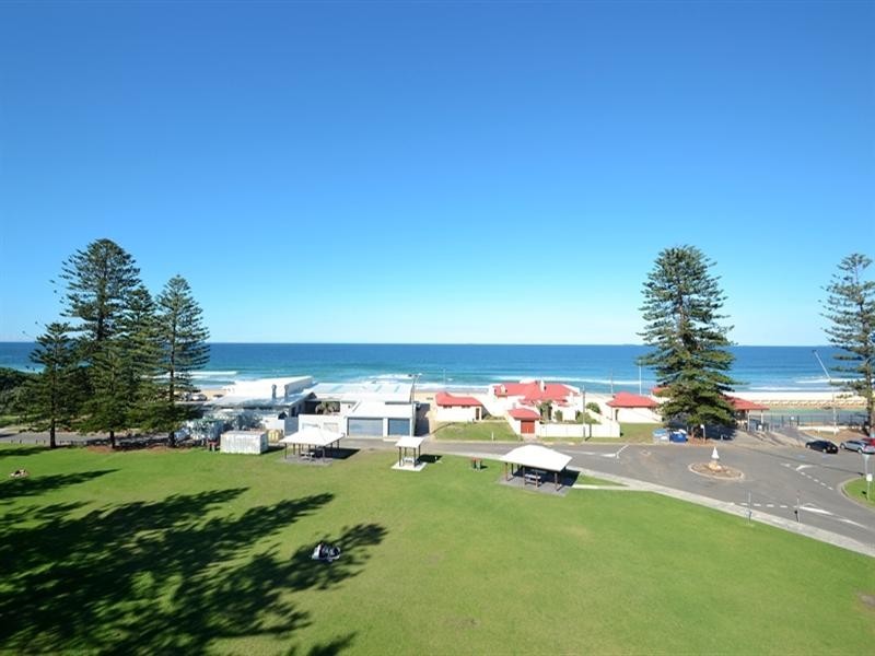 12 The Esplanade, Thirroul NSW 2515