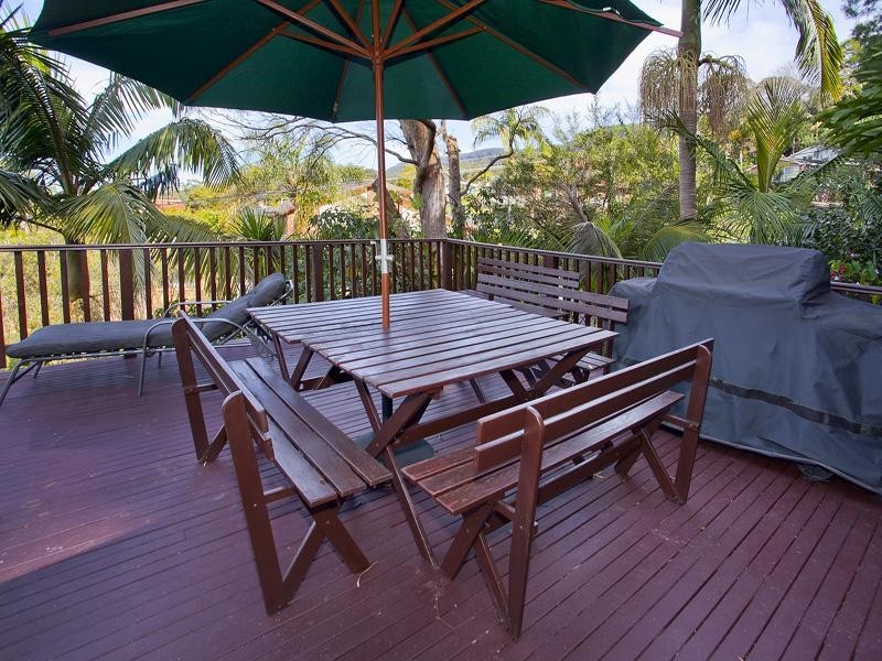 27 Kanangra Drive, Thirroul NSW 2515