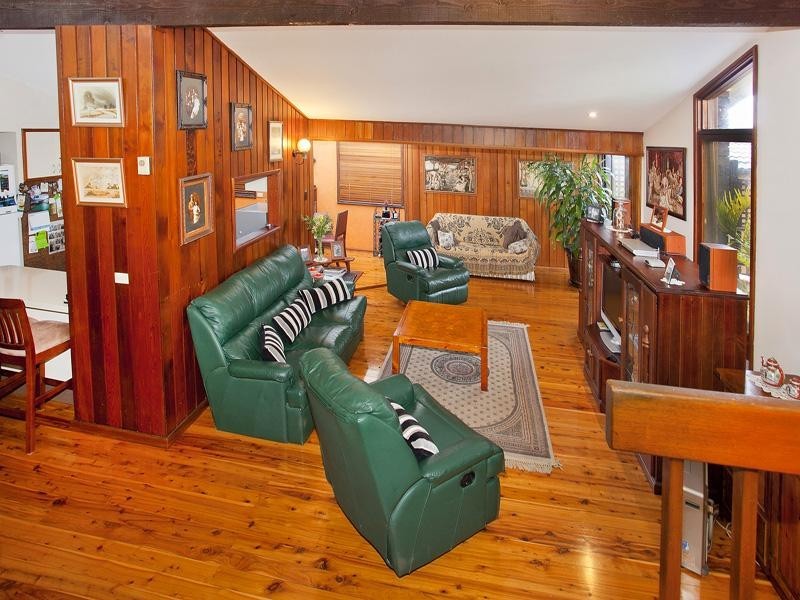 27 Kanangra Drive, Thirroul NSW 2515