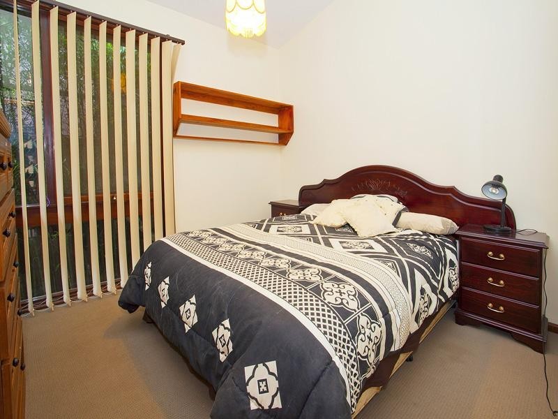 27 Kanangra Drive, Thirroul NSW 2515