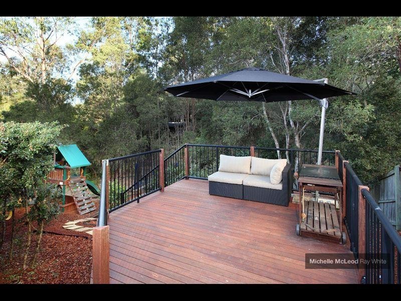 19 Sherborne Place, Chapel Hill QLD 4069