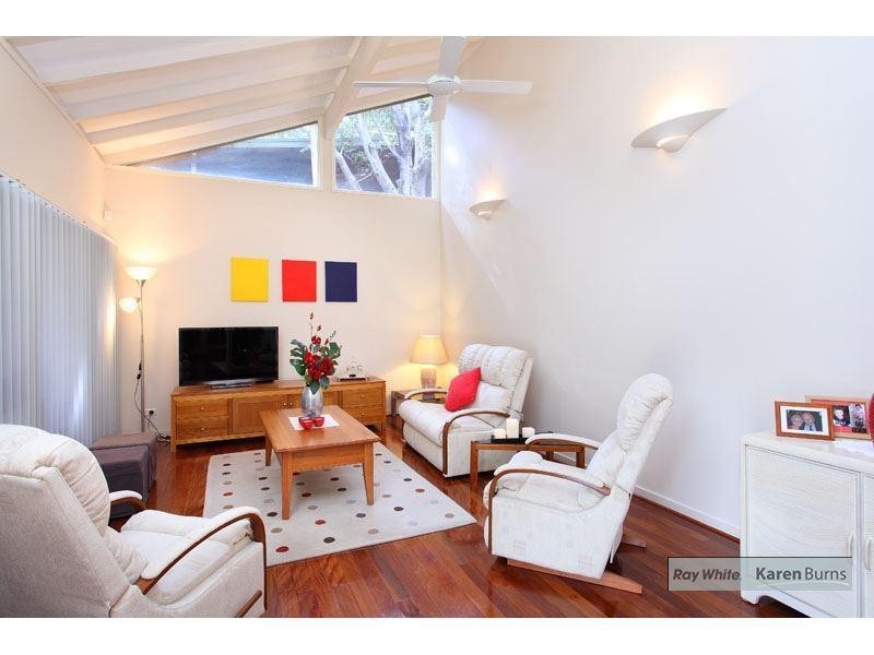 19 Ashburton Street, Chapel Hill QLD 4069