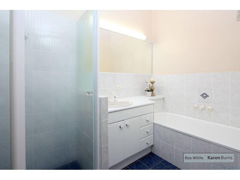 19 Ashburton Street, Chapel Hill QLD 4069