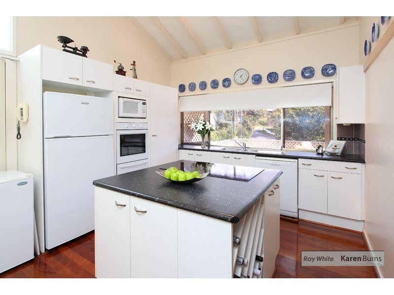 19 Ashburton Street, Chapel Hill QLD 4069