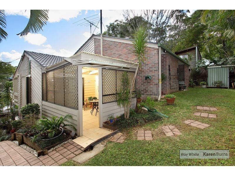 19 Ashburton Street, Chapel Hill QLD 4069