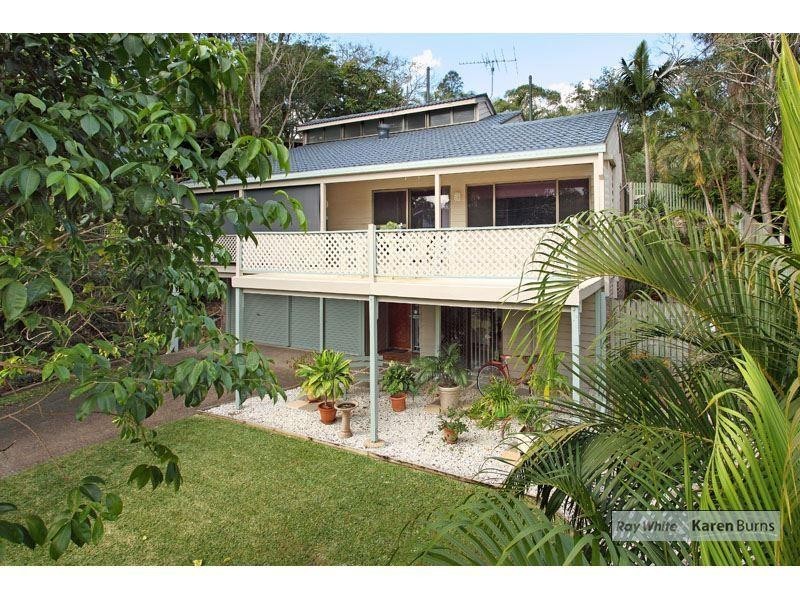 19 Ashburton Street, Chapel Hill QLD 4069