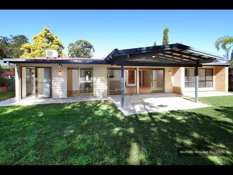 3 Lambourn Street, Chapel Hill QLD 4069