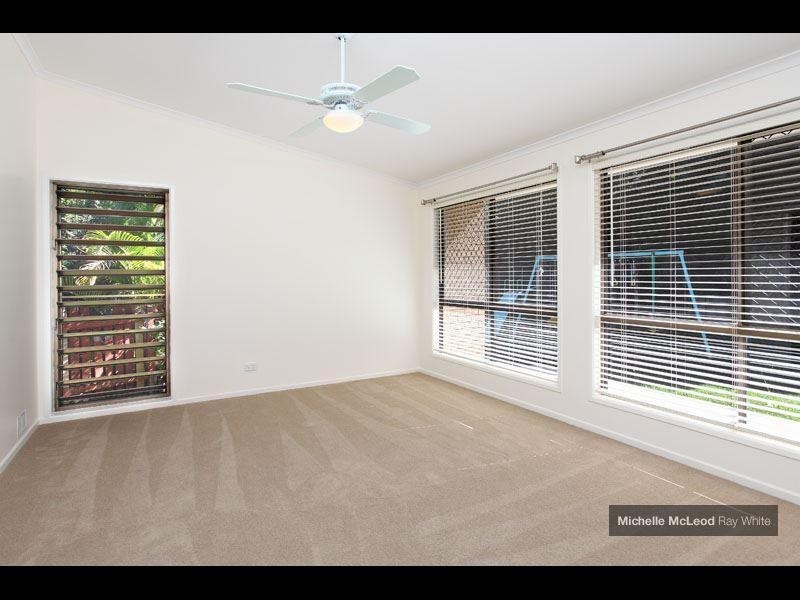 3 Lambourn Street, Chapel Hill QLD 4069