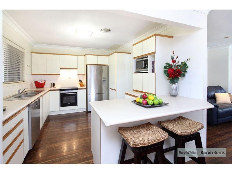 28 Kersley Road, Kenmore QLD 4069