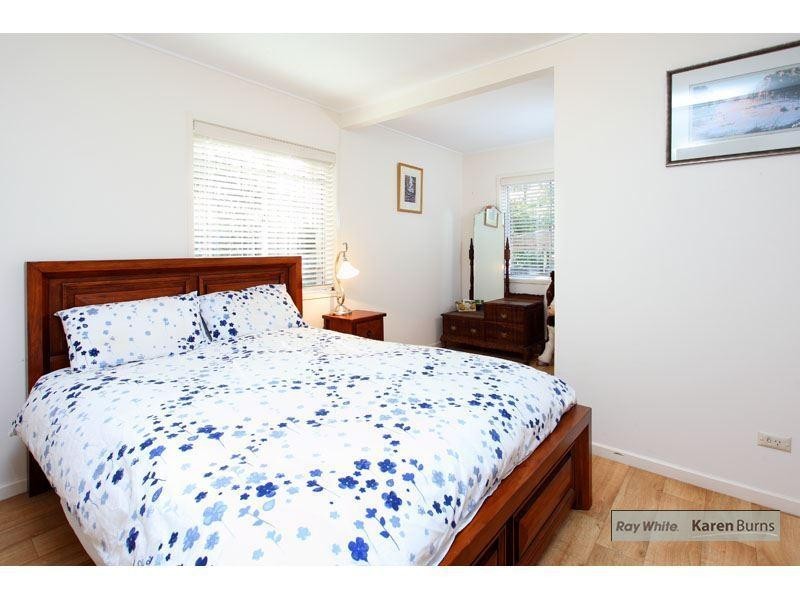 28 Kersley Road, Kenmore QLD 4069