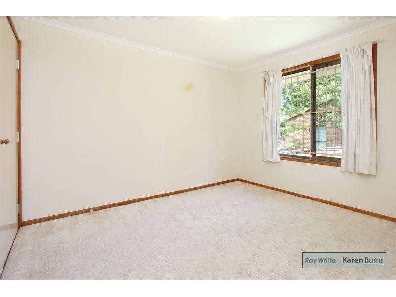 11 Halmore Place, Chapel Hill QLD 4069