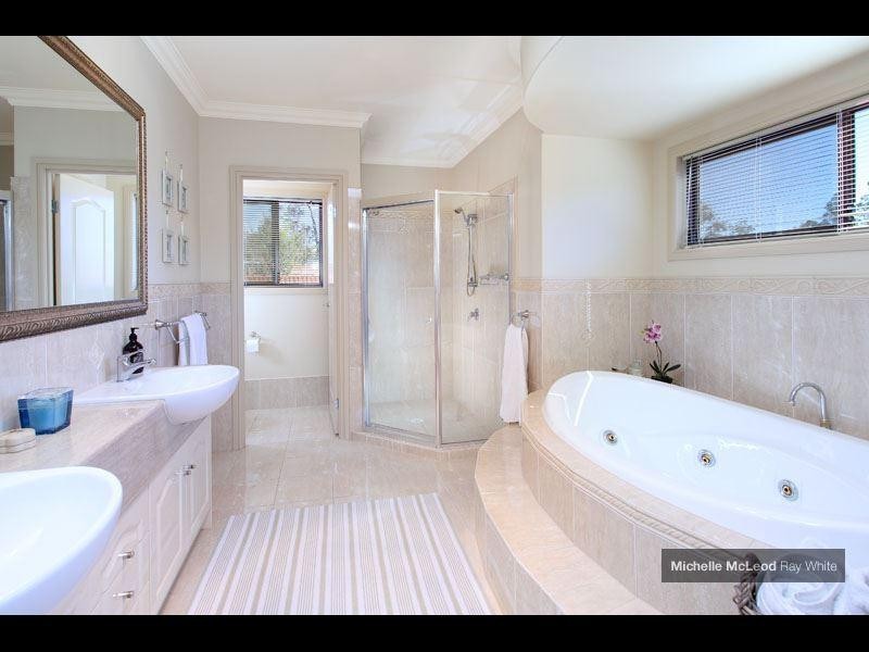 45 Blackbutt Place, Brookfield QLD 4069