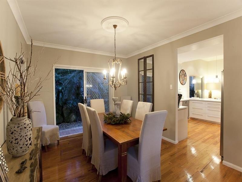 60 Drysdale Crescent, Brookfield QLD 4069