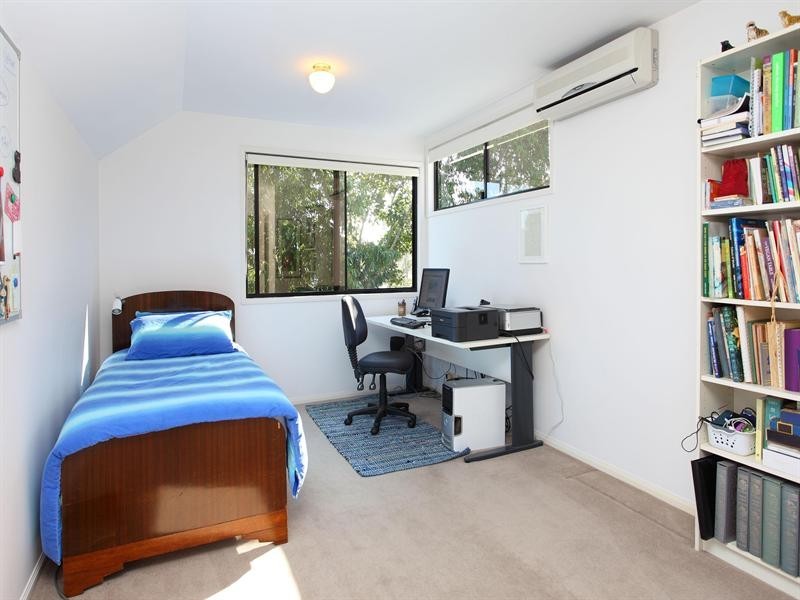 30 Chapel Hill Road, Chapel Hill QLD 4069