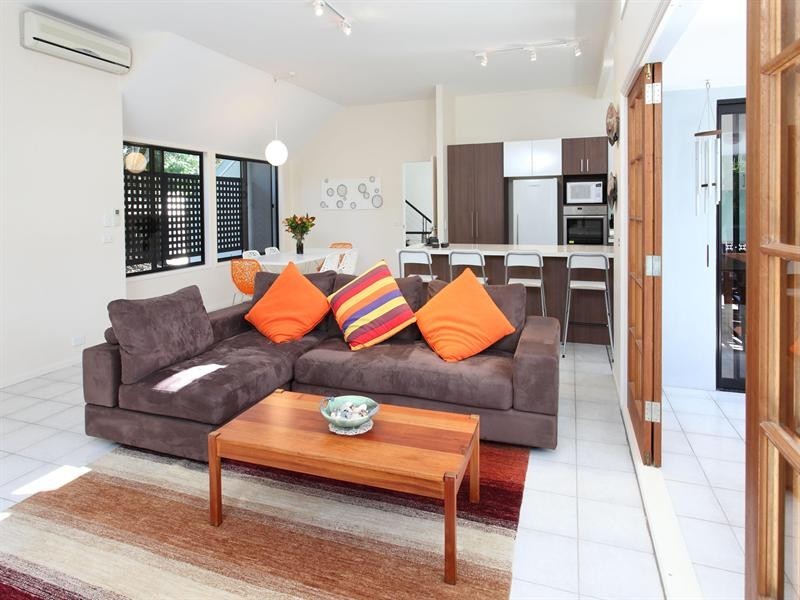 30 Chapel Hill Road, Chapel Hill QLD 4069