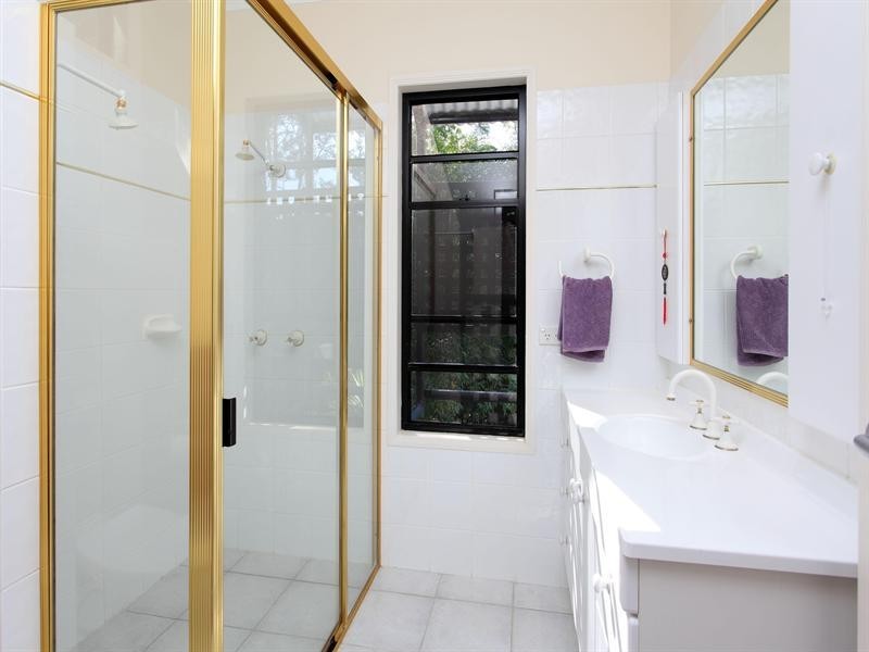 30 Chapel Hill Road, Chapel Hill QLD 4069