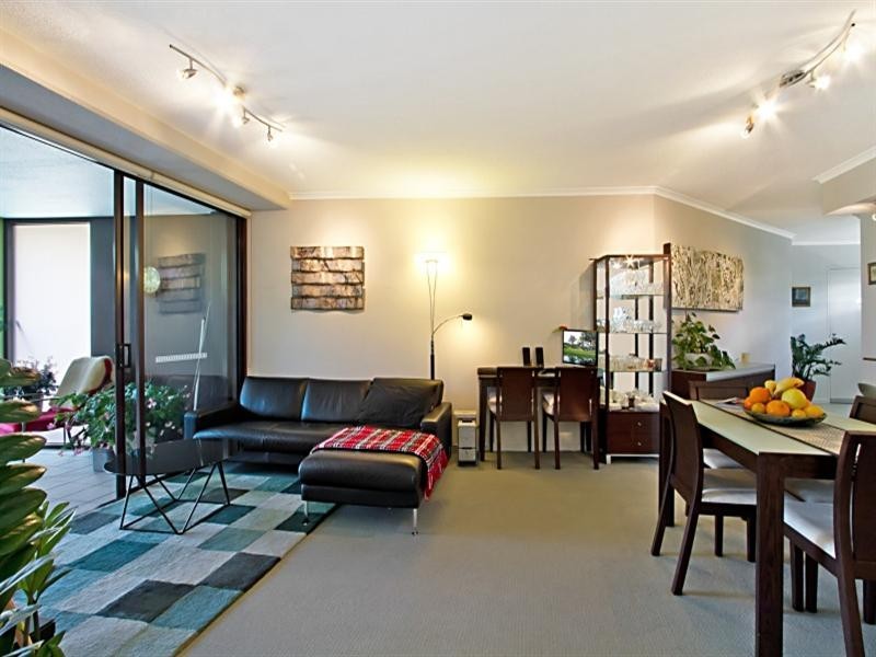 231/8 Land Street, Toowong QLD 4066