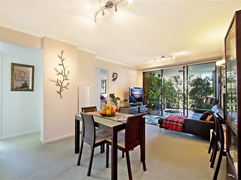 231/8 Land Street, Toowong QLD 4066
