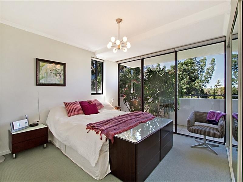 231/8 Land Street, Toowong QLD 4066