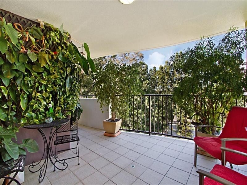 231/8 Land Street, Toowong QLD 4066