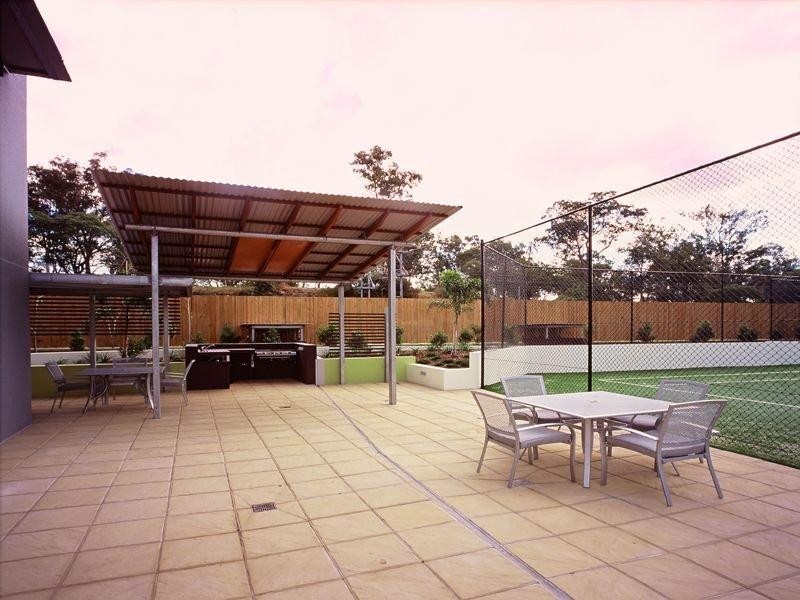 231/8 Land Street, Toowong QLD 4066