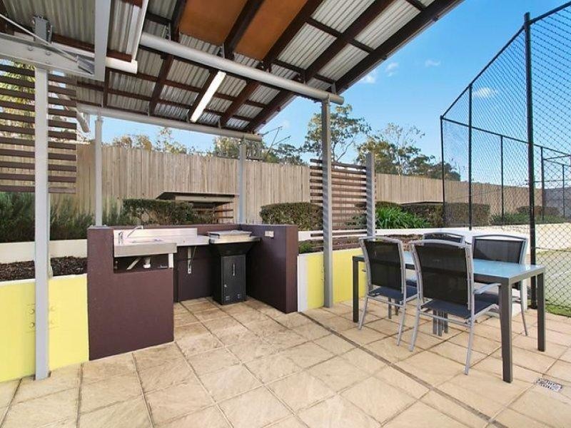 231/8 Land Street, Toowong QLD 4066