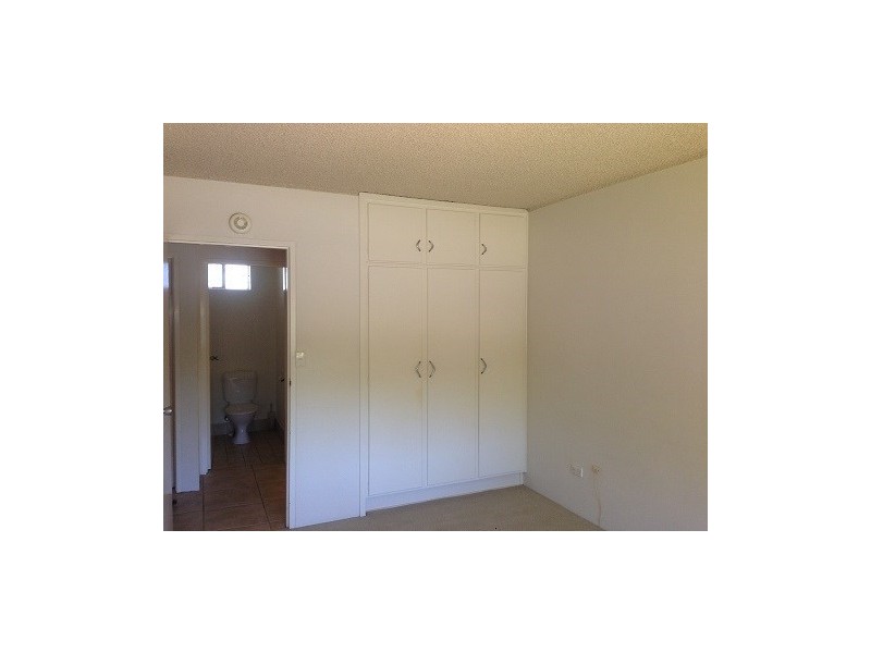 2/57 Brisbane Street, St Lucia QLD 4067