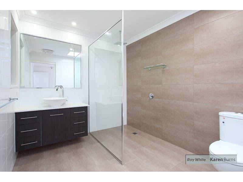 14 Struan Street, Chapel Hill QLD 4069