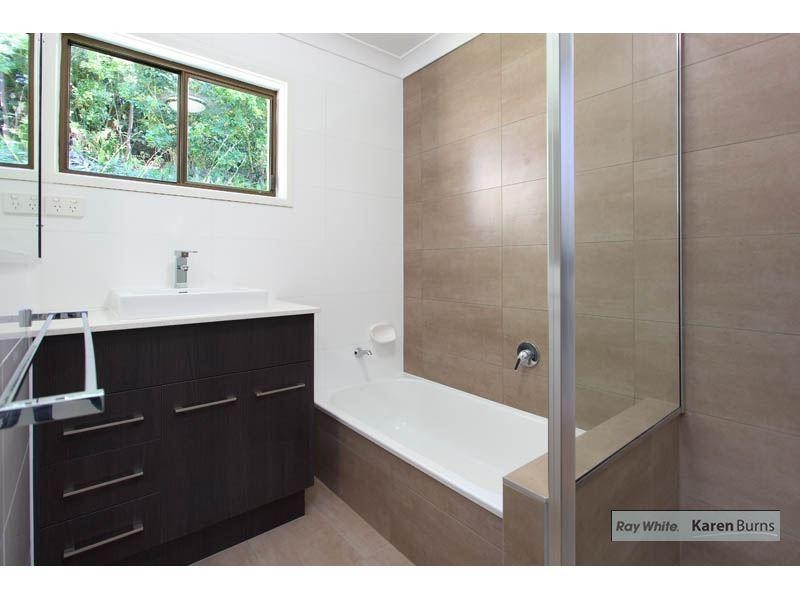 14 Struan Street, Chapel Hill QLD 4069