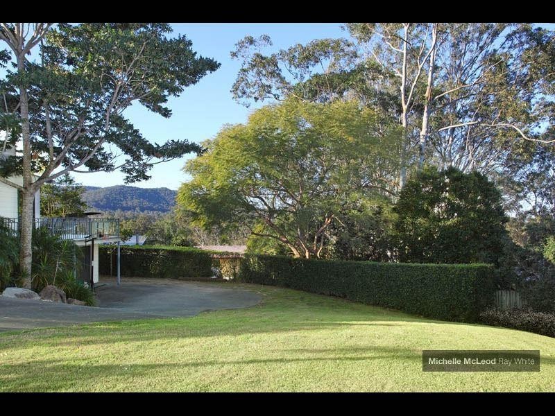 5 Bielby Road, Kenmore QLD 4069