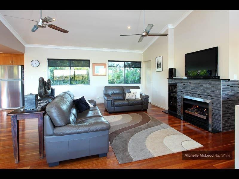5 Bielby Road, Kenmore QLD 4069