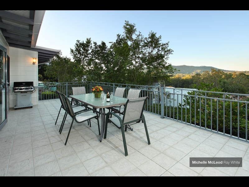 5 Bielby Road, Kenmore QLD 4069