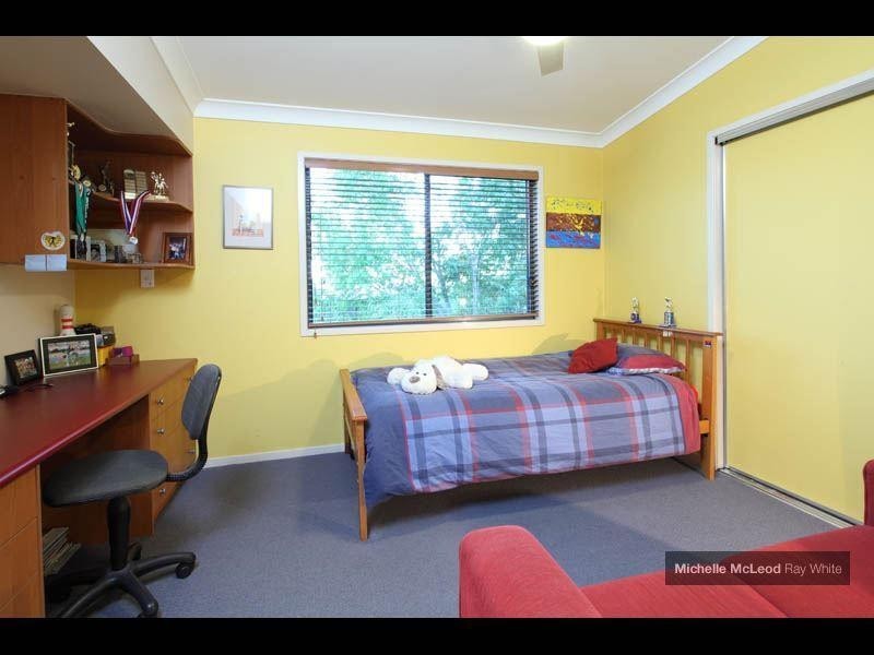 5 Bielby Road, Kenmore QLD 4069