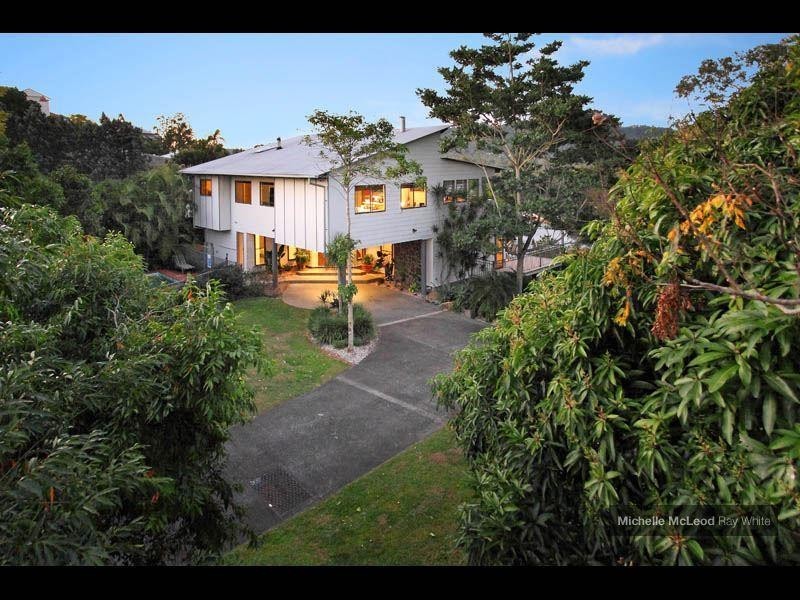 5 Bielby Road, Kenmore QLD 4069