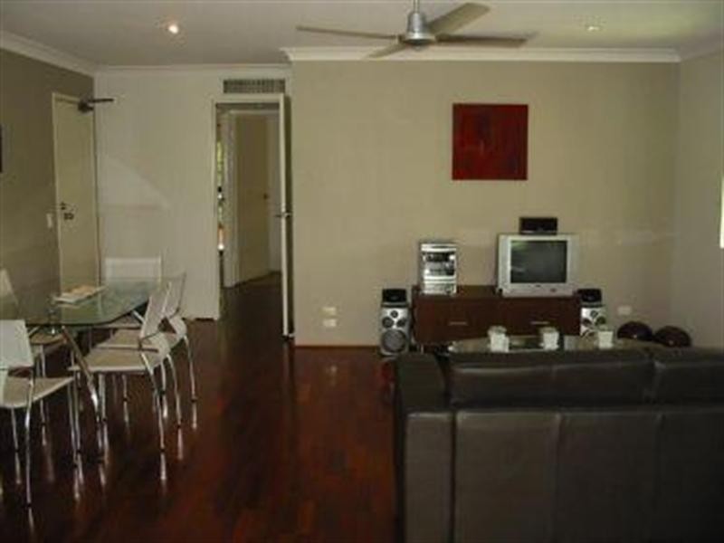 8/29 Sir Fred Schonell Drive, St Lucia QLD 4067