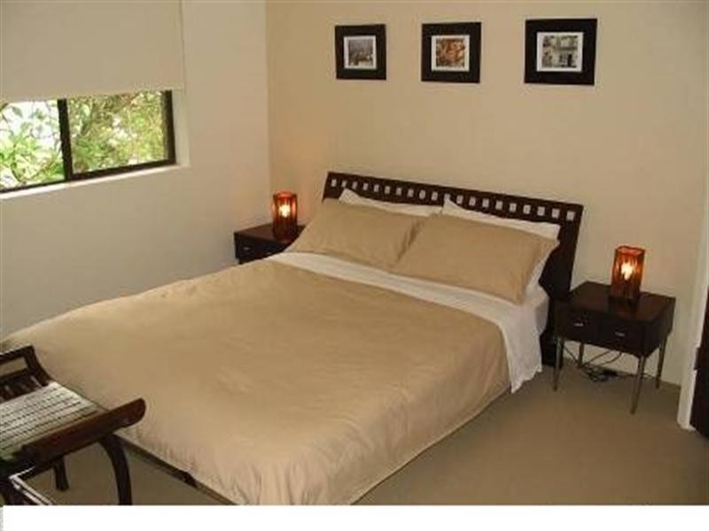 8/29 Sir Fred Schonell Drive, St Lucia QLD 4067