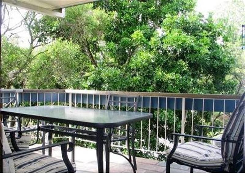8/29 Sir Fred Schonell Drive, St Lucia QLD 4067