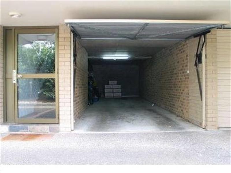 8/29 Sir Fred Schonell Drive, St Lucia QLD 4067