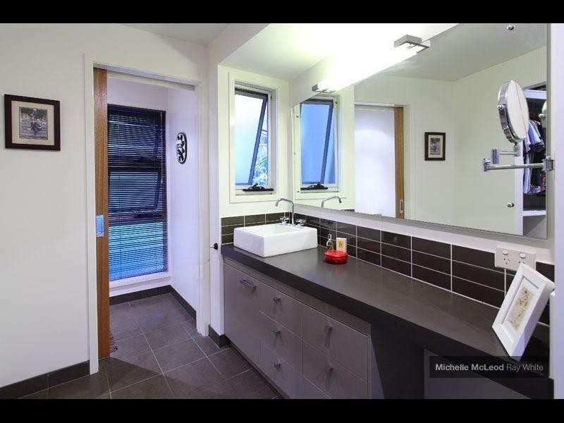 24 Kookaburra Street, Kenmore Hills QLD 4069