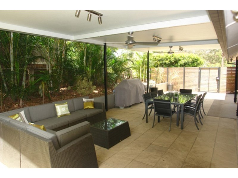 2 Halimah Street, Chapel Hill QLD 4069