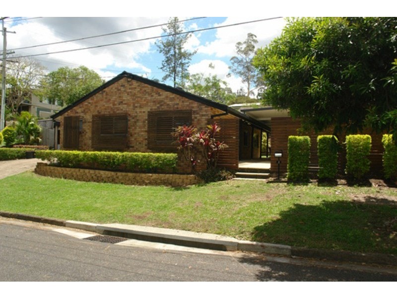 2 Halimah Street, Chapel Hill QLD 4069