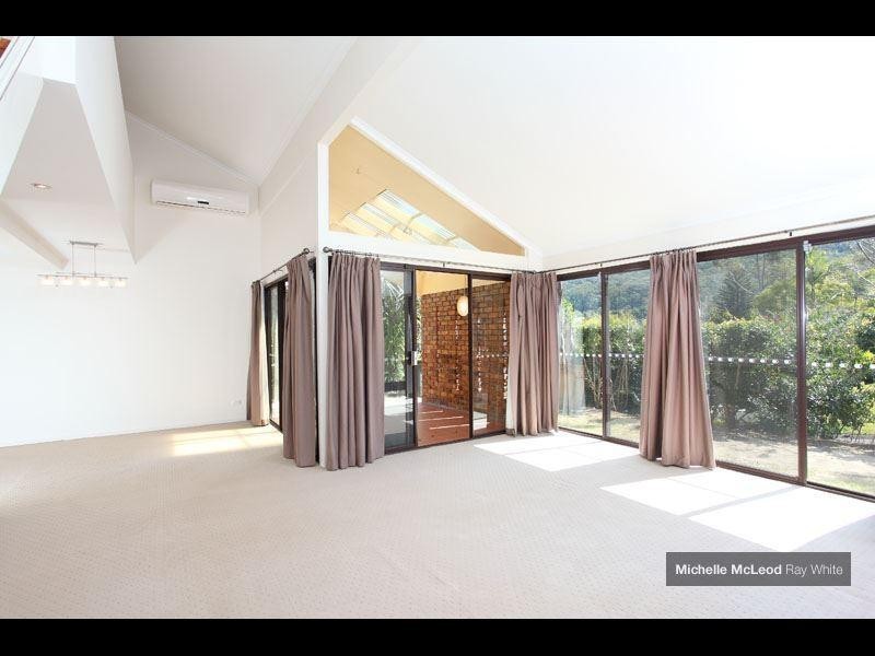 4 Jamner Street, Chapel Hill QLD 4069