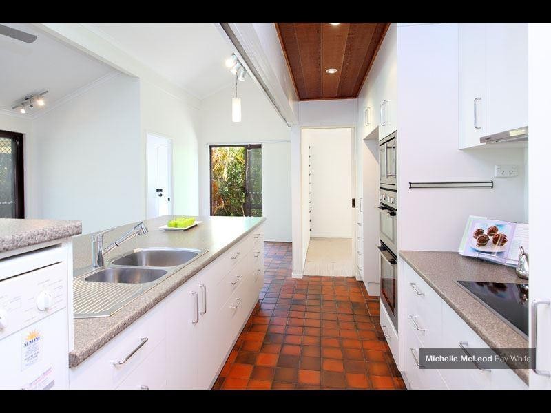 4 Jamner Street, Chapel Hill QLD 4069