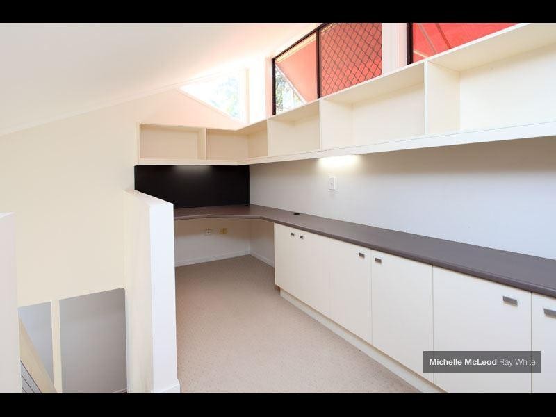 4 Jamner Street, Chapel Hill QLD 4069